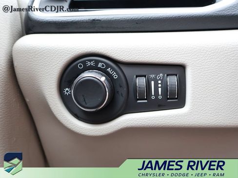 Used 2023 Chrysler Voyager LX FWD image 31