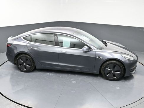 Used 2018 Tesla Model 3 Long Range image 51