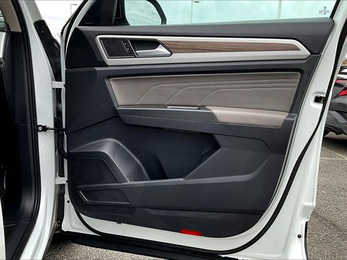 Used 2023 Volkswagen Atlas SEL image 23