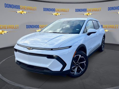 New 2026 Chevrolet Equinox EV LT image 4