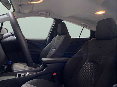 Used 2019 Toyota Prius LE image 22