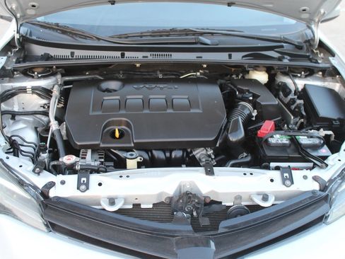 Used 2018 Toyota Corolla LE FWD image 23
