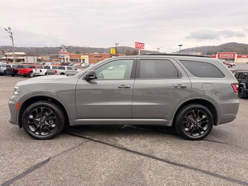 Used 2023 Dodge Durango GT image 3