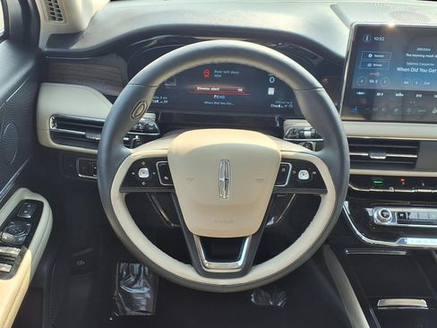 Used 2025 Lincoln Corsair Reserve FWD image 14
