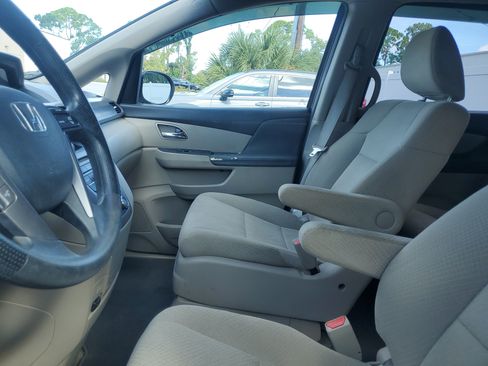 Used 2014 Honda Odyssey LX image 10