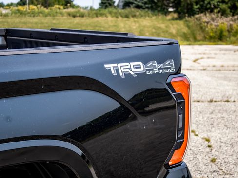 Used 2026 Toyota Tundra Platinum w/ TRD Off-Road Package AWD/4WD image 26