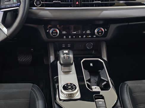 Used 2025 Mitsubishi Outlander SE AWD/4WD image 26