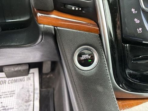 Used 2017 Cadillac Escalade Luxury image 21