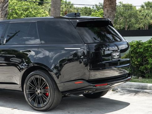 Used 2024 Land Rover Range Rover SE AWD/4WD image 5