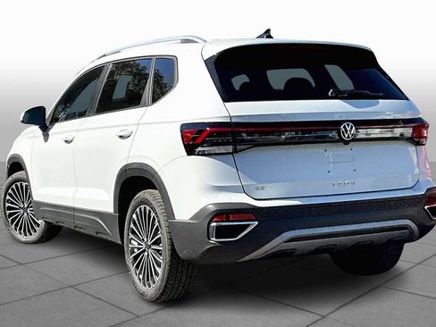 New 2025 Volkswagen Taos SE FWD image 12