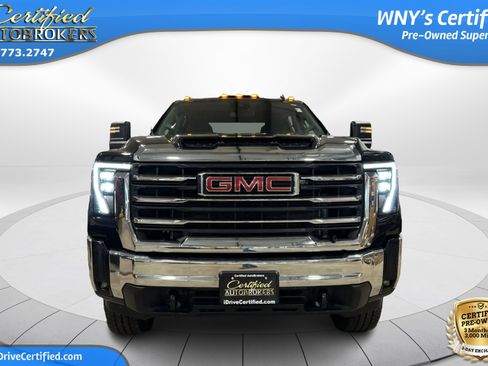 Used 2024 GMC Sierra 2500 SLE w/ SLE Convenience Package image 2