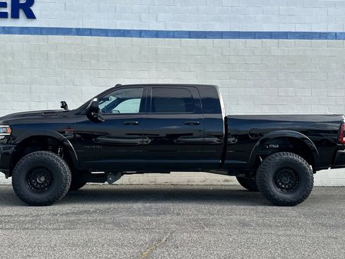 Used 2020 RAM 2500 Laramie w/ Night Edition AWD/4WD image 7