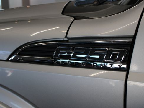 Used 2015 Ford F250 XLT w/ Snow Plow Prep Package image 8