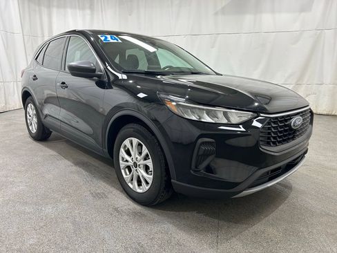 Certified 2024 Ford Escape Active w/ Cold Weather Package image 2