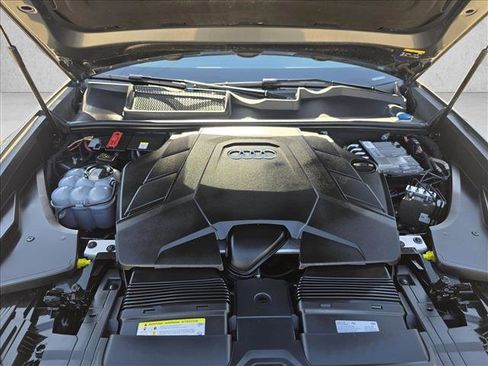 Used 2019 Audi Q8 Premium Plus w/ Premium Plus image 28