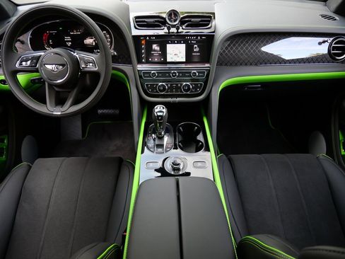 New 2025 Bentley Bentayga image 4