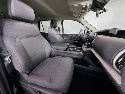 New 2026 Ford Expedition Active image 15