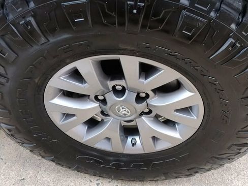 Used 2019 Toyota Tacoma SR5 image 25