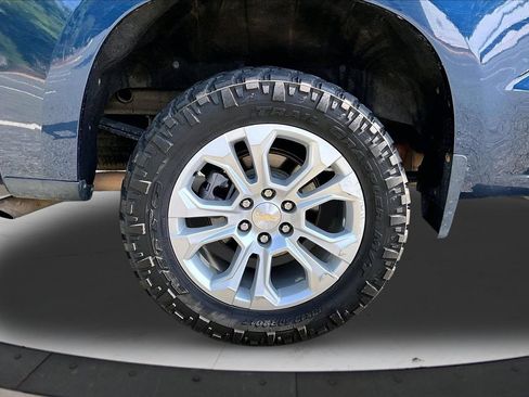 Used 2023 Chevrolet Silverado 1500 LTZ AWD/4WD image 35