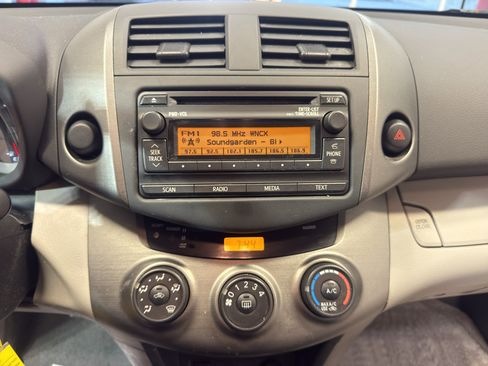 Used 2012 Toyota RAV4 FWD w/ Value Pkg image 17
