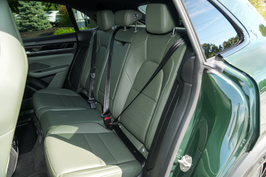 Certified 2026 Porsche Macan 4 Electric AWD/4WD image 34
