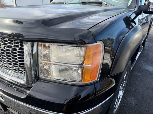 Used 2011 GMC Sierra 1500 SLE w/ Power Tech Package image 10