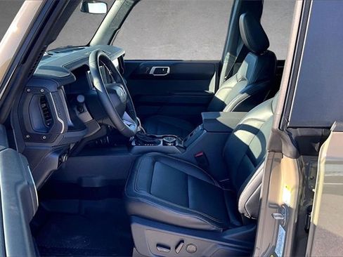 New 2025 Ford Bronco Badlands image 8