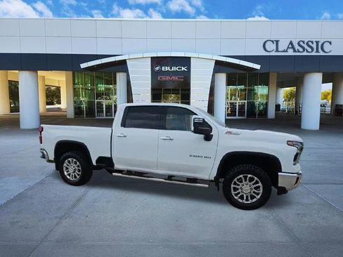 Used 2025 Chevrolet Silverado 2500 LTZ w/ LTZ Premium Package image 9