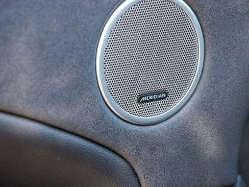 Used 2017 Land Rover Range Rover Evoque SE image 19