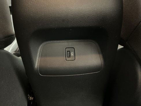 Used 2020 Nissan Sentra SV FWD image 38