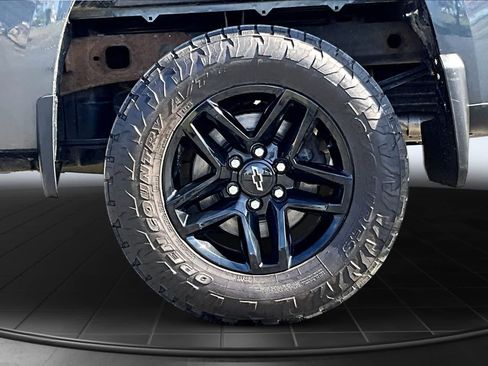 Used 2021 Chevrolet Silverado 1500 Custom Trail Boss AWD/4WD image 35