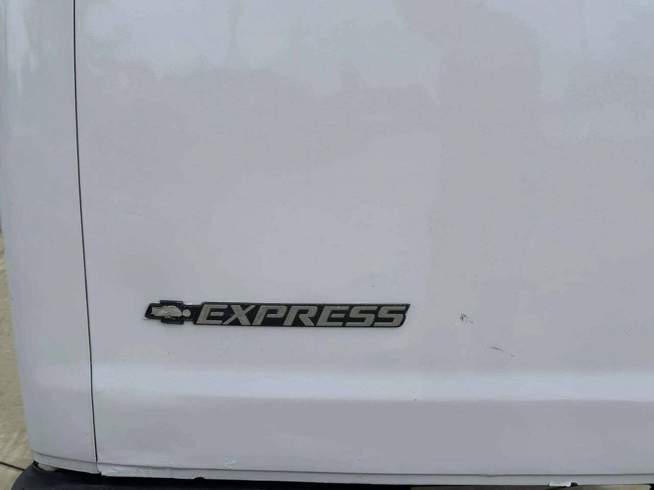 Used 2014 Chevrolet Express 2500 RWD image 36