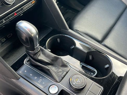 Used 2018 Volkswagen Atlas SEL image 13