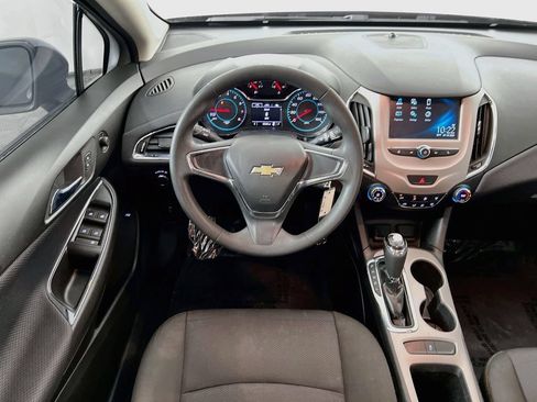 Used 2018 Chevrolet Cruze LS FWD image 20