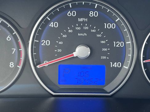 Used 2011 Hyundai Santa Fe GLS AWD/4WD image 12