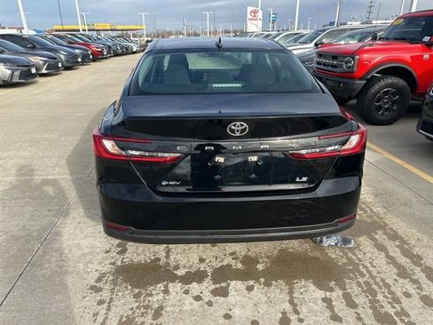 Used 2025 Toyota Camry LE image 6