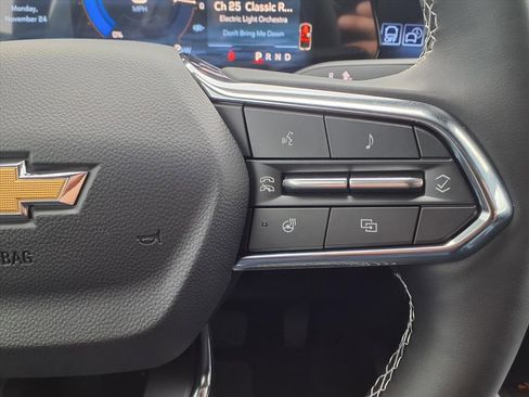 New 2026 Chevrolet Equinox EV LT image 17