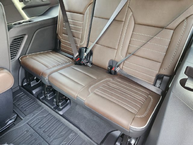 Used 2026 GMC Yukon Denali Ultimate w/ LPO, Floor Liner Package AWD/4WD image 33