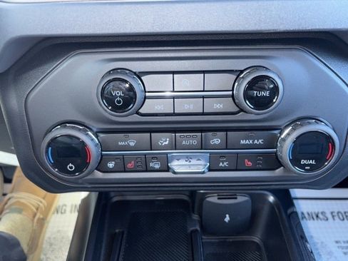 New 2025 Ford Bronco Outer Banks w/ Black Appearance Package image 31