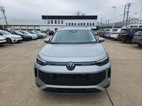 New 2026 Volkswagen Tiguan SE image 8