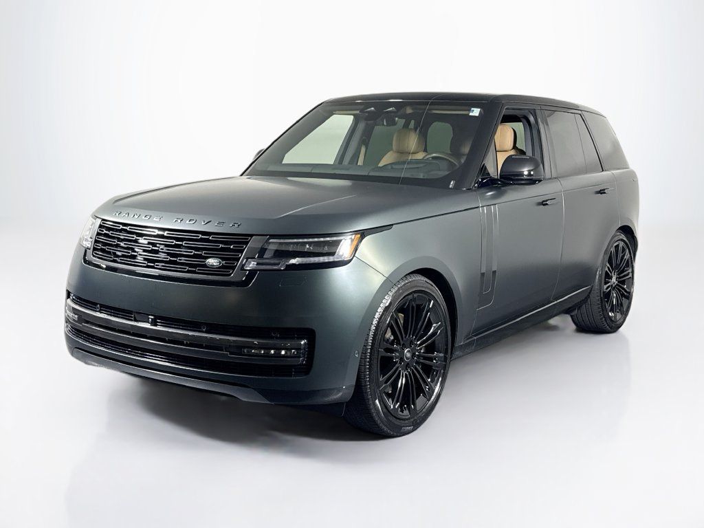 Used 2025 Land Rover Range Rover SE AWD/4WD image 1