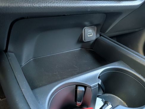 Certified 2025 Honda HR-V Sport image 21