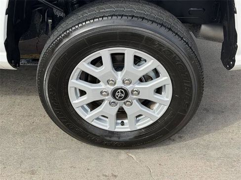 Certified 2024 Toyota Tacoma SR5 w/ SR5 Upgrade Package image 8