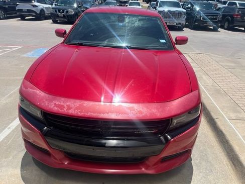 Used 2015 Dodge Charger SXT RWD image 3