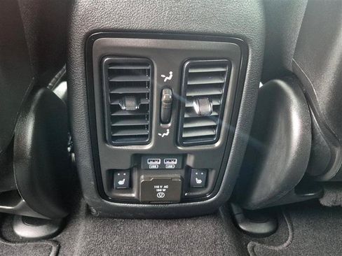 Used 2025 Dodge Durango GT AWD/4WD image 27