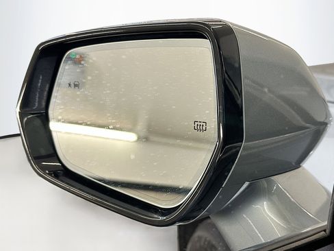 Used 2024 Cadillac XT4 Premium Luxury image 16