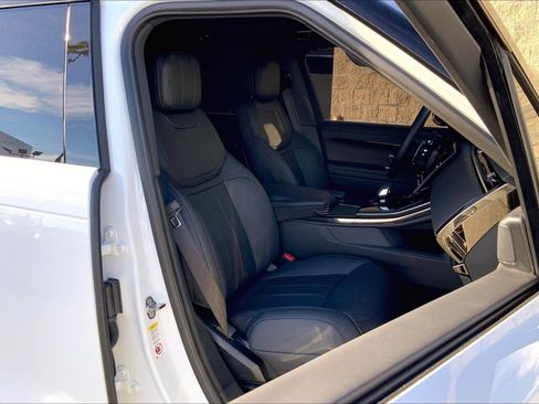 Used 2025 Land Rover Range Rover Sport Dynamic SE image 7