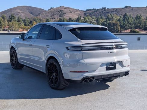 Certified 2026 Porsche Cayenne Coupe AWD/4WD image 3