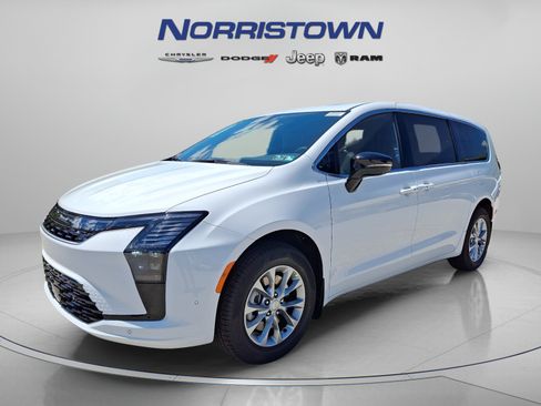 New 2027 Chrysler Pacifica Select w/ Family Tech Group AWD/4WD image 2