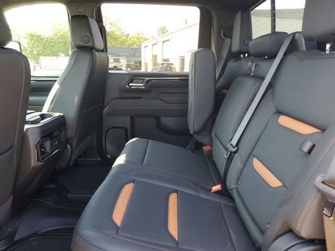 New 2026 GMC Sierra 2500 AT4 w/ AT4 Premium Plus Package AWD/4WD image 13